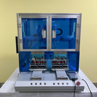 Máquina de soldadura automática de grado industrial con cubierta de seguridad y sistema de alimentación de estaño, utilizado en el ensamblaje de PCB