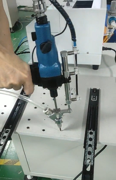 Cerradura de tornillo para muebles