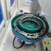 Máquina de fijación de tornillos con operación de alta velocidad y accionamiento de servomotor para la fabricación de electrónica