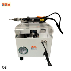 Herramienta eléctrica de fijación de tornillos con sistema de retroalimentación inteligente utilizada en tareas de mantenimiento automotriz