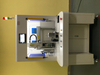 Máquina de dispensación de adhesivos de escritorio de alta eficiencia BBA con aplicador de pegamento frío utilizado en la producción de lámparas LED