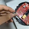 Robot de ajuste de tornillo giratorio de 4 ejes para ensamblaje de carcasa Irregular de Control remoto de reloj inteligente