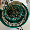 Sistema de ensamblaje de insertos de rosca programable Ensamblador de insertos de rosca con alimentación automática Máquina de ensamblaje de insertos de rosca con control de presión